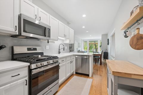 Tiny photo for 3045 N Damen Avenue #1, Chicago, IL 60618 (MLS # 12639391)