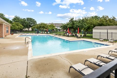 Tiny photo for 2838 Meadow Lane #W-2, Schaumburg, IL 60193 (MLS # 12589280)