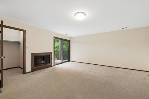Tiny photo for 125 Boardwalk Place #201, Park Ridge, IL 60068 (MLS # 12655463)