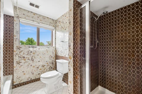 Tiny photo for 125 Boardwalk Place #201, Park Ridge, IL 60068 (MLS # 12655463)