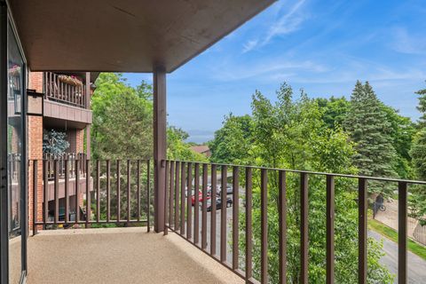 Tiny photo for 125 Boardwalk Place #201, Park Ridge, IL 60068 (MLS # 12655463)