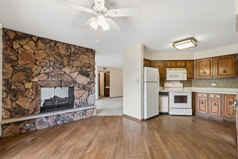 Tiny photo for 125 Boardwalk Place #201, Park Ridge, IL 60068 (MLS # 12655463)