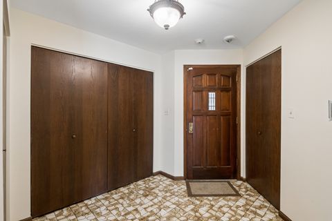 Tiny photo for 125 Boardwalk Place #201, Park Ridge, IL 60068 (MLS # 12655463)
