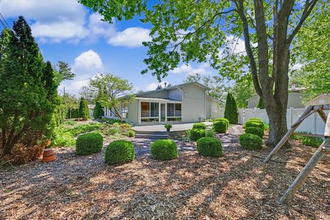 Tiny photo for 4 Greenfield Court, Savoy, IL 61874 (MLS # 12557282)