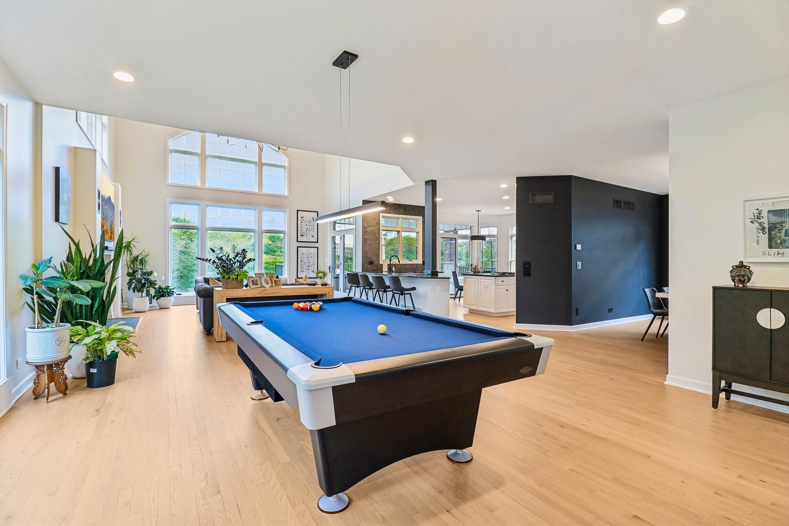1272 Lake Shore Drive