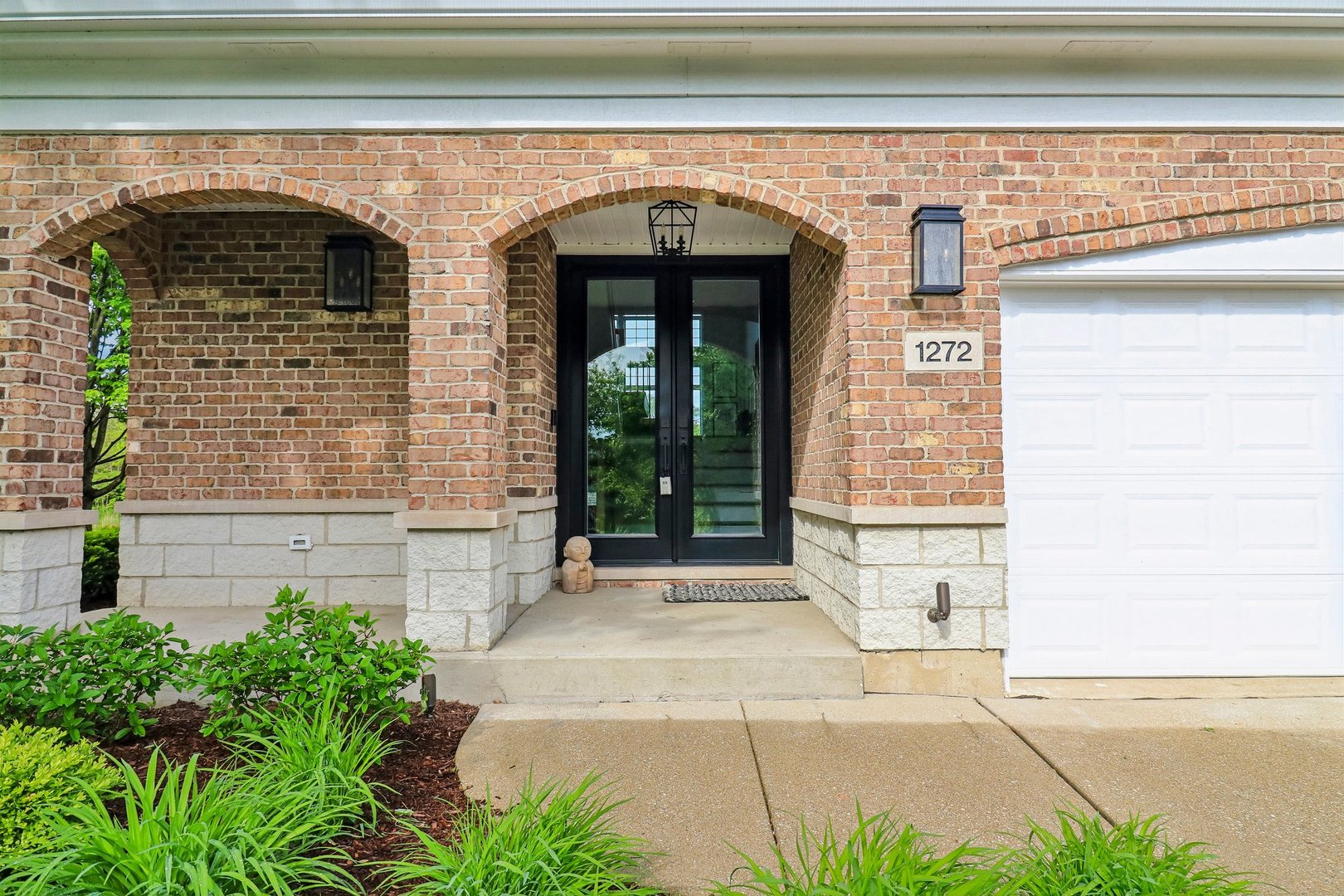 1272 Lake Shore Drive