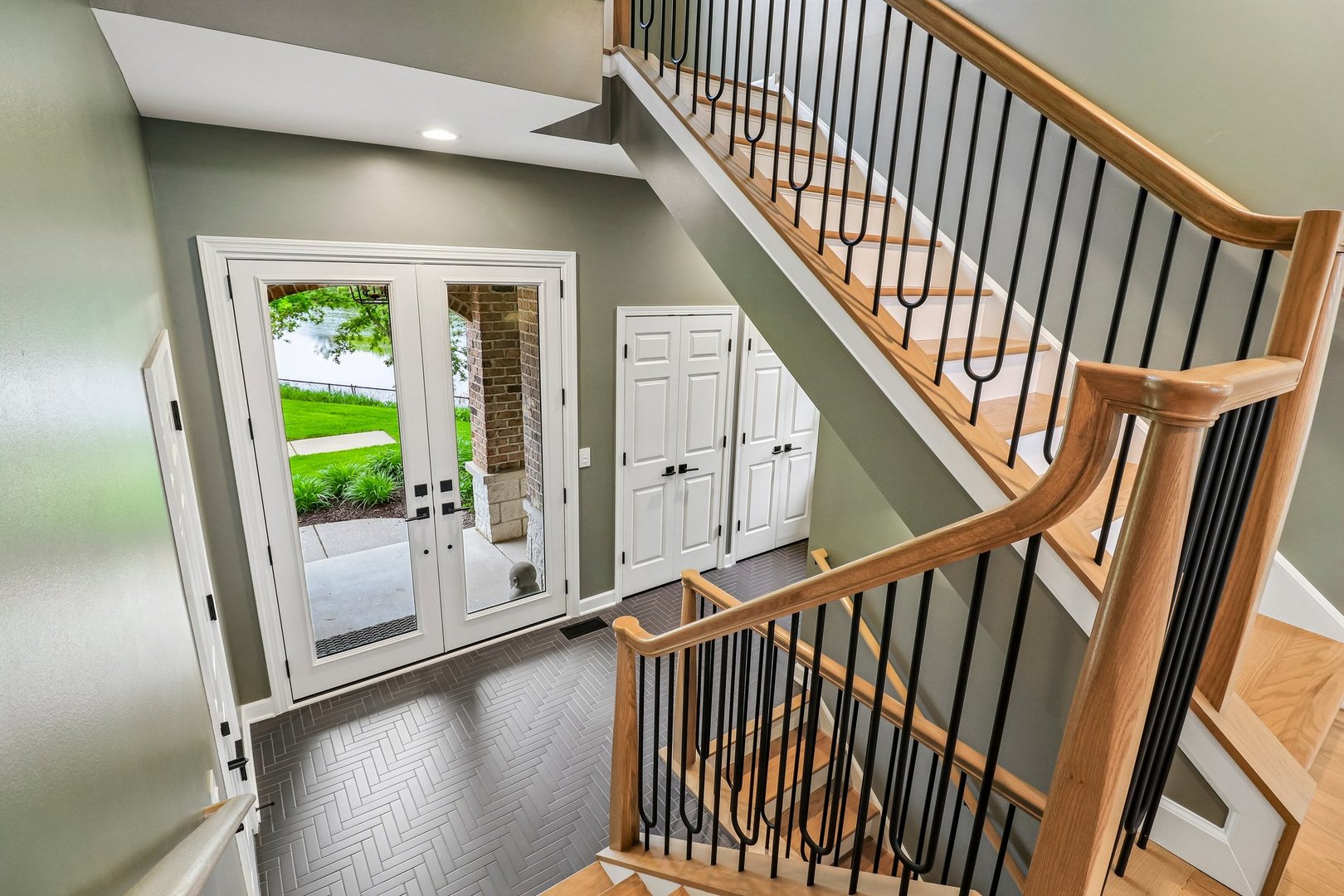 1272 Lake Shore Drive