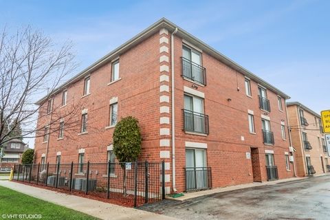 Tiny photo for 3447 S Ridgeland Avenue #103, Berwyn, IL 60402 (MLS # 12574361)