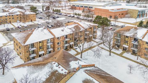 Tiny photo for 342 Klein Creek Court #5E, Carol Stream, IL 60188 (MLS # 12601501)