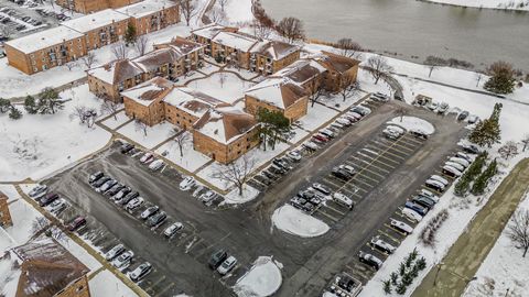 Tiny photo for 342 Klein Creek Court #5E, Carol Stream, IL 60188 (MLS # 12601501)