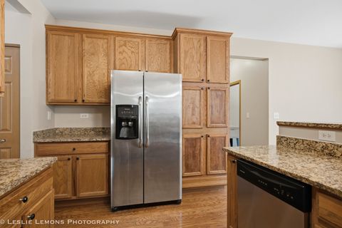 Tiny photo for 305 Kensington Drive, Oswego, IL 60543 (MLS # 12693909)