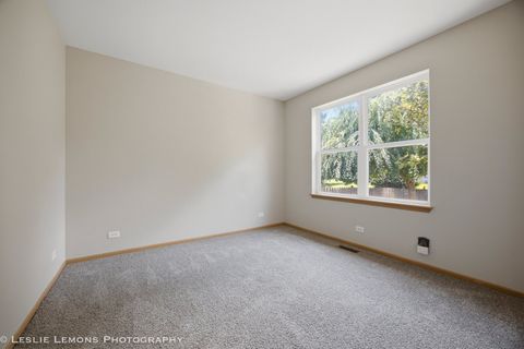 Tiny photo for 305 Kensington Drive, Oswego, IL 60543 (MLS # 12693909)