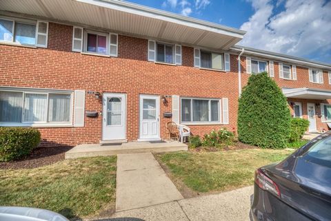 1176 N Boxwood Drive A Mount Prospect IL 60056