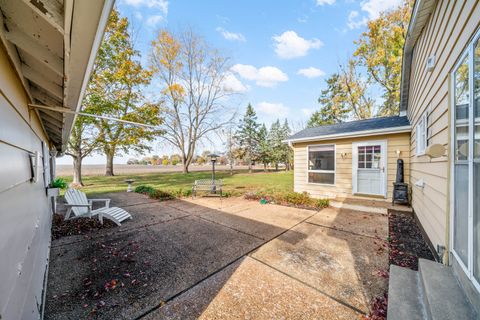 A home in Shabbona