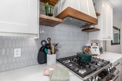 Tiny photo for 444 1st Avenue, Ottawa, IL 61350 (MLS # 12526513)