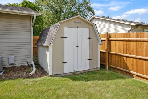 Tiny photo for 1067 Grissom Trail, Elk Grove Village, IL 60007 (MLS # 12746366)