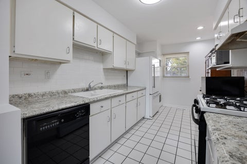 Tiny photo for 1067 Grissom Trail, Elk Grove Village, IL 60007 (MLS # 12746366)