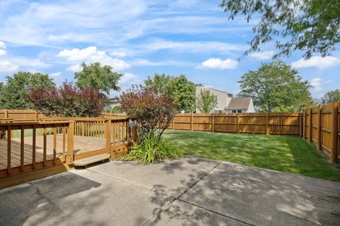 Tiny photo for 1067 Grissom Trail, Elk Grove Village, IL 60007 (MLS # 12746366)