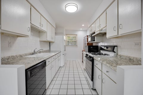 Tiny photo for 1067 Grissom Trail, Elk Grove Village, IL 60007 (MLS # 12746366)