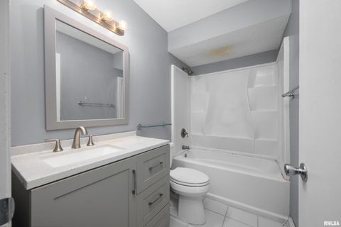 Tiny photo for 2130 E 38TH Street, Davenport, IA 52807 (MLS # QC4270011)