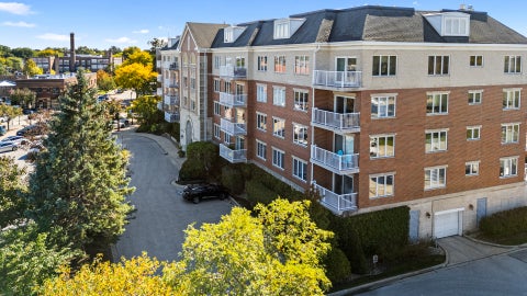 Photo of 14 S Ashland Avenue #204, La Grange, IL 60525 (MLS # 12776345)