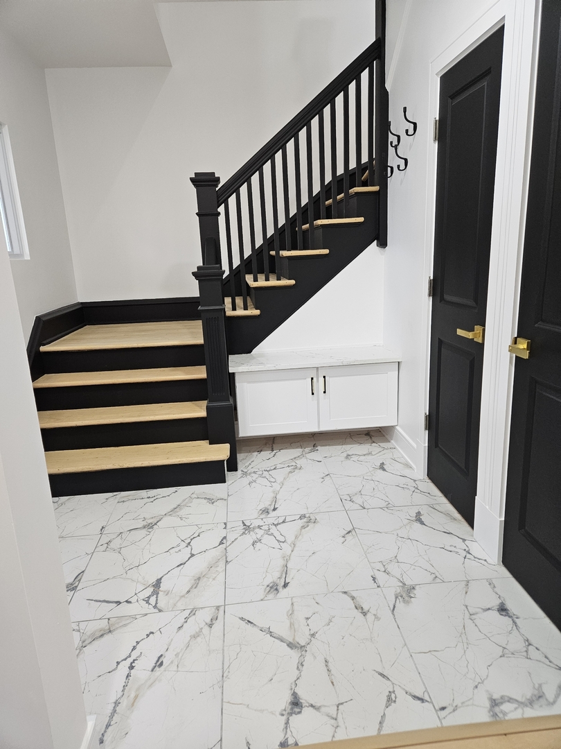 5402 N Mobile Avenue