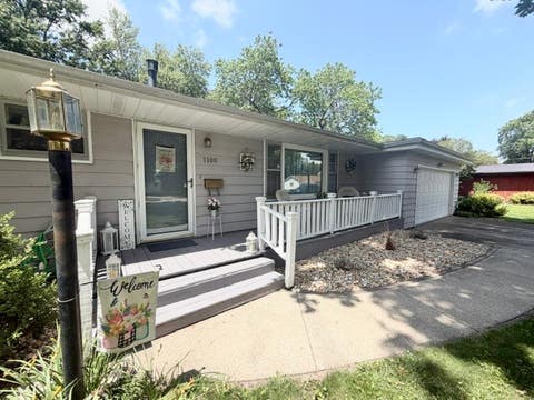 Tiny photo for 1100 Meadowview Drive, Mendota, IL 61342 (MLS # 12696483)