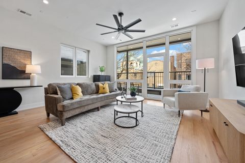 Tiny photo for 910 N Wood Street #2, Chicago, IL 60622 (MLS # 12557398)