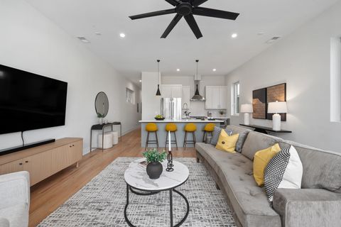 Tiny photo for 910 N Wood Street #2, Chicago, IL 60622 (MLS # 12557398)