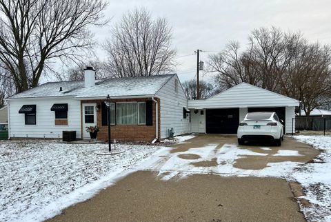 Photo of 1420 Seminole Drive, Ottawa, IL 61350 (MLS # 12533292)