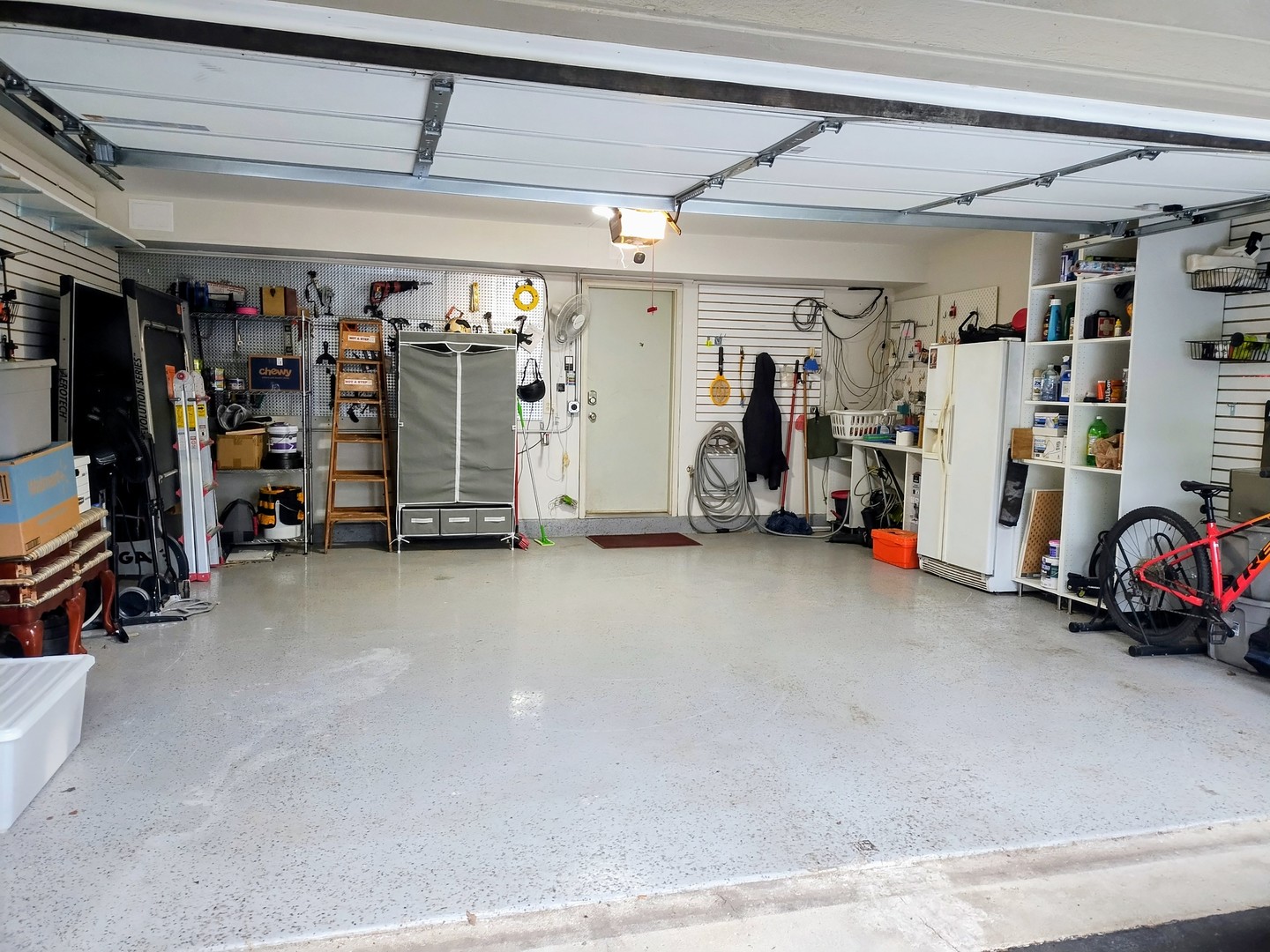 Skokie, Illinois 60077, United States, 3 Bedrooms Bedrooms, ,3 BathroomsBathrooms,Residential,Active,225576