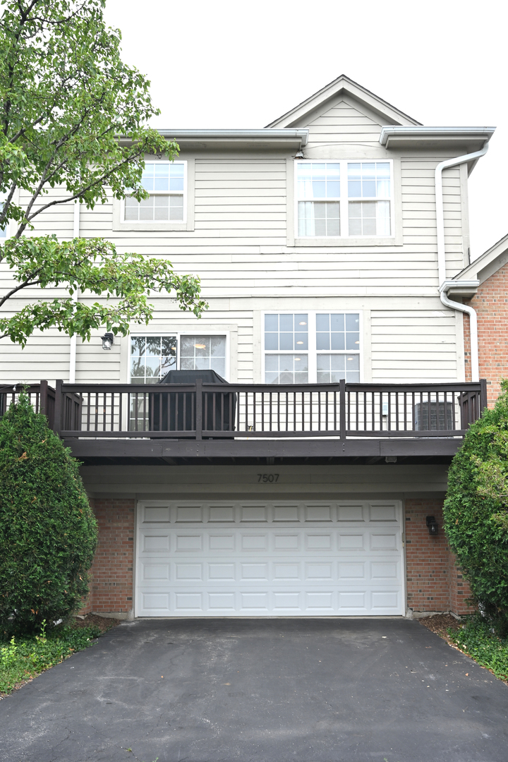 Skokie, Illinois 60077, United States, 3 Bedrooms Bedrooms, ,3 BathroomsBathrooms,Residential,Active,225576