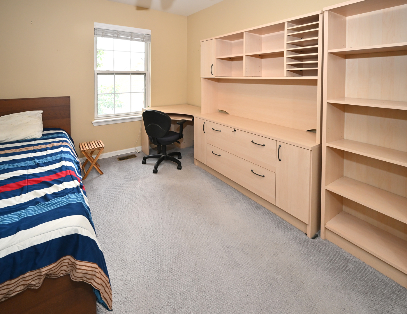 Skokie, Illinois 60077, United States, 3 Bedrooms Bedrooms, ,3 BathroomsBathrooms,Residential,Active,225576