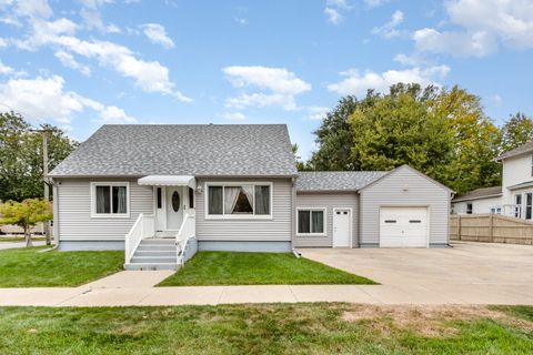 Tiny photo for 61 S Union Street, Aurora, IL 60505 (MLS # 12493931)