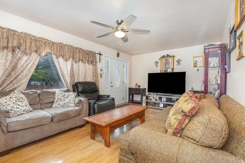 Tiny photo for 61 S Union Street, Aurora, IL 60505 (MLS # 12493931)