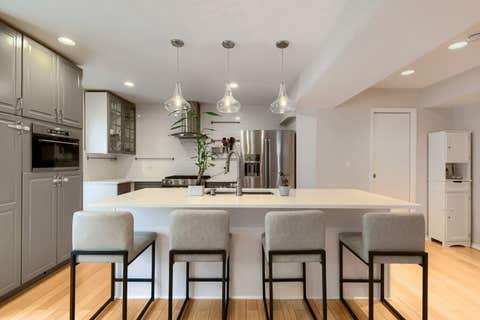 Tiny photo for 4647 N Kenmore Avenue #B, Chicago, IL 60640 (MLS # 12692388)