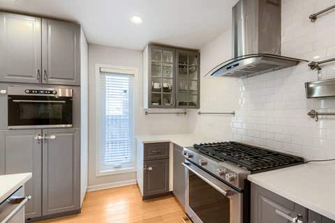 Tiny photo for 4647 N Kenmore Avenue #B, Chicago, IL 60640 (MLS # 12692388)