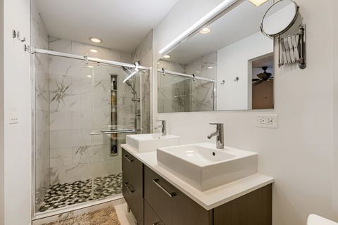 Tiny photo for 4647 N Kenmore Avenue #B, Chicago, IL 60640 (MLS # 12692388)