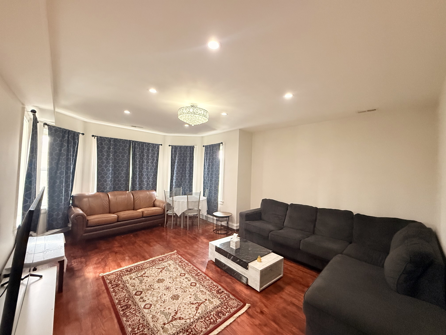 5723 N TALMAN Avenue