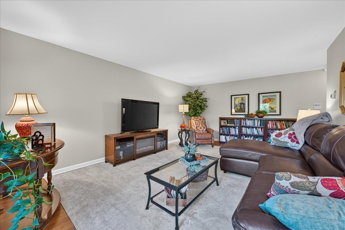 460 Raintree Court 1H
