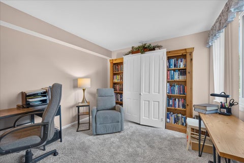 Tiny photo for 460 Raintree Court #1H, Glen Ellyn, IL 60137 (MLS # 12766713)