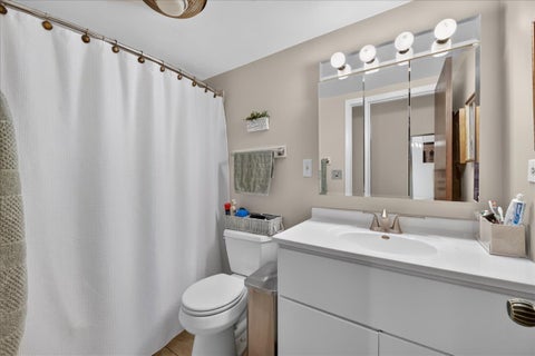 Tiny photo for 460 Raintree Court #1H, Glen Ellyn, IL 60137 (MLS # 12766713)