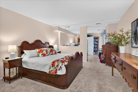 Tiny photo for 460 Raintree Court #1H, Glen Ellyn, IL 60137 (MLS # 12766713)