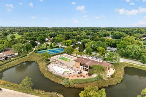 Tiny photo for 460 Raintree Court #1H, Glen Ellyn, IL 60137 (MLS # 12766713)