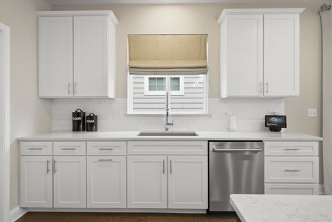 Tiny photo for 76 Somerset Circle, Wheaton, IL 60189 (MLS # 12581121)