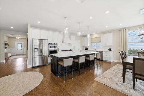 Tiny photo for 76 Somerset Circle, Wheaton, IL 60189 (MLS # 12581121)