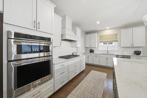 Tiny photo for 76 Somerset Circle, Wheaton, IL 60189 (MLS # 12581121)