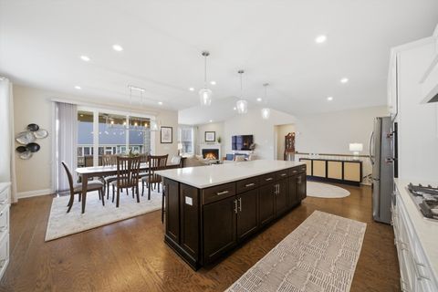 Tiny photo for 76 Somerset Circle, Wheaton, IL 60189 (MLS # 12581121)