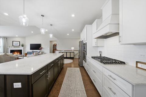 Tiny photo for 76 Somerset Circle, Wheaton, IL 60189 (MLS # 12581121)