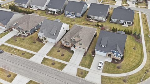 Tiny photo for 76 Somerset Circle, Wheaton, IL 60189 (MLS # 12581121)